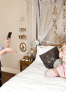 Mature.nl - Naughty Teeny Blonde Gabie Gets Licked By Her Curvy Stepmom Lady Bird In Her Own Bed