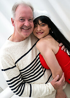 Mature.nl - Grandpa's Wet, Horny And Young Holiday Gift Is Ready For Him