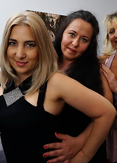 Three Naughty Housewives Going Full Lesbian