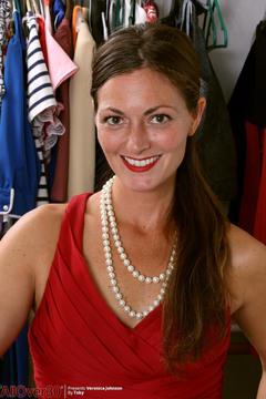 Veronica Johnson Closet Tease